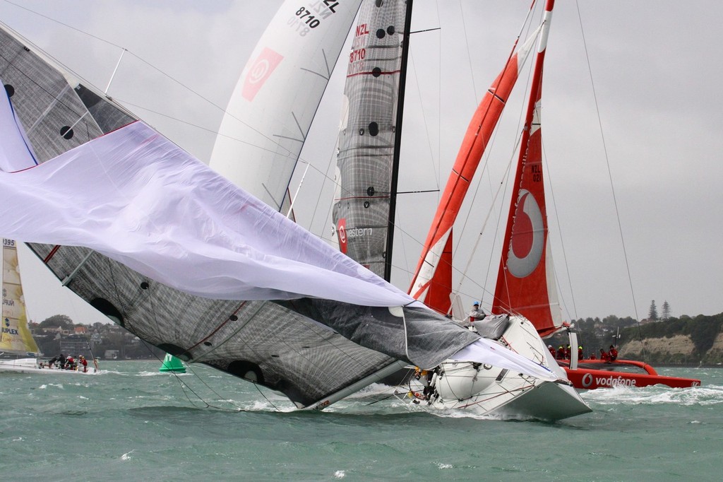 Ran Tan in strife after the start of the 2012 Coastal Classic © Richard Gladwell www.photosport.co.nz