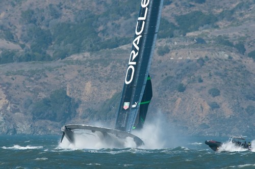 Oracle Team USA digs in and capsizes Oct 16, 2012 © Erik Simonson www.pressure-drop.us http://www.pressure-drop.us