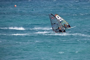 Maynard reels in Diaz - PWA Sotavento Fuerteventura World Cup 2012 photo copyright  John Carter / PWA http://www.pwaworldtour.com taken at  and featuring the  class