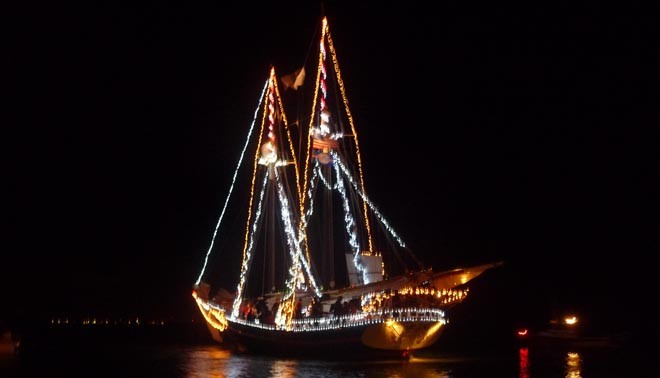Newport Beach Christmas Boat Parade Tall Ships 2022 Boat Parade Time Across America
