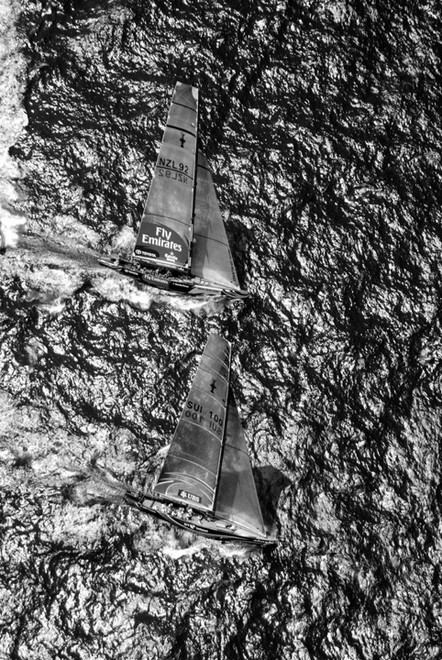 2007 America’s Cup Alinghi vs Emirates Team NZ © Paul Todd/Outside Images http://www.outsideimages.com