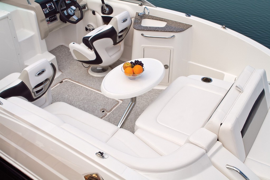 Chaparral SSi 225 cockpit seating © Chaparral Australia