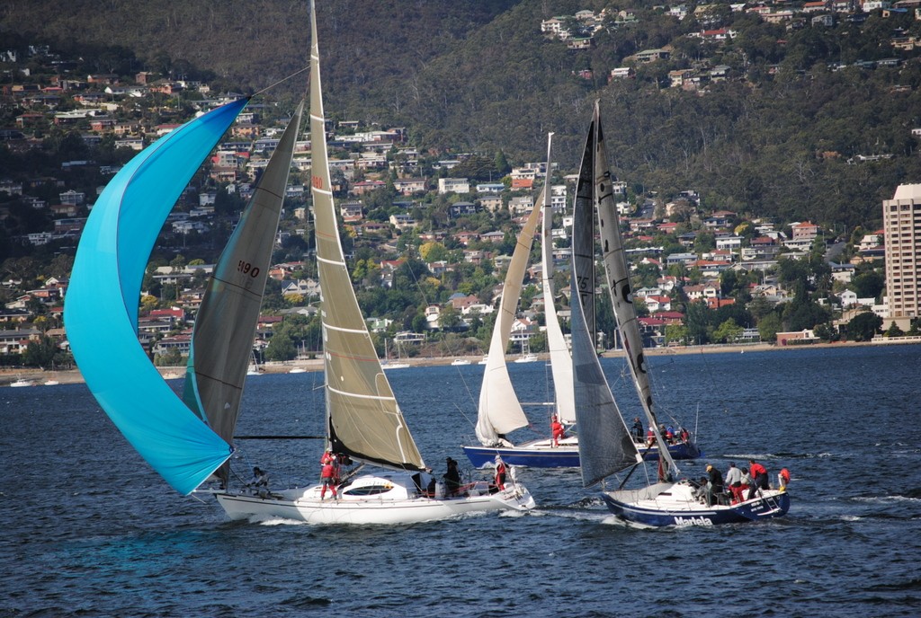 Cyclone sets her big kite - Post-Christmas Combined Club Long Race 2013 © Campbell Peter