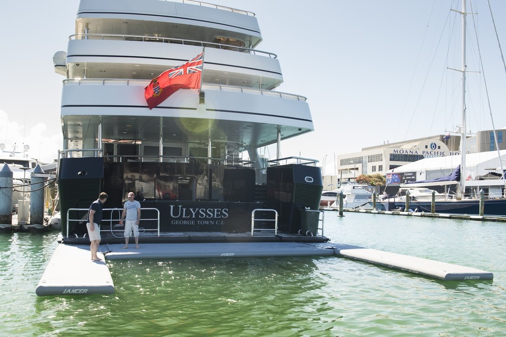 35 metres of dock created in just 35 minutes using the Lancer Airodock system © Ronald Winstone