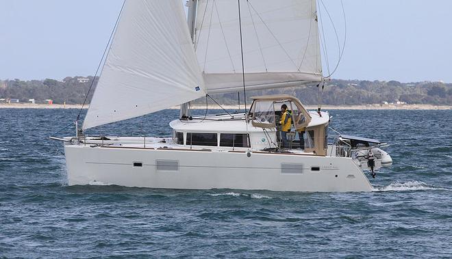 Gem heads in to the mark on the beach just off McCrae. - 2013 Lagoon Escapade ©  John Curnow