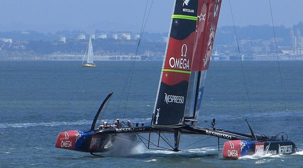 Upwind - 2013 Louis Vuitton Cup, Round Robin 1, Race 1 © John Navas 