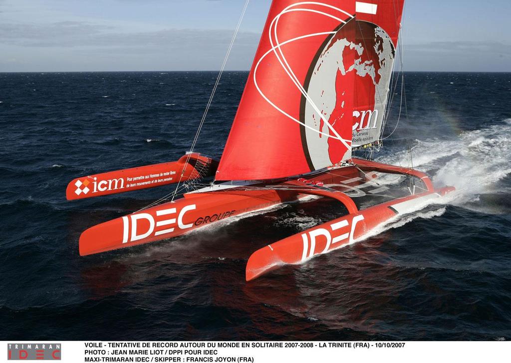 SAILING - SOLO ROUND THE WORLD RECORD ATTEMPT 2007-2008 - LA TRINITE (FRA) - 10/10/2007<br />PHOTO : JEAN MARIE LIOT / DPPI POUR IDEC <br />TRIMARAN IDEC / SKIPPER : FRANCIS JOYON (FRA) &copy; Jean-Marie Liot / DPPI / IDEC http://www.trimaran-idec.com/