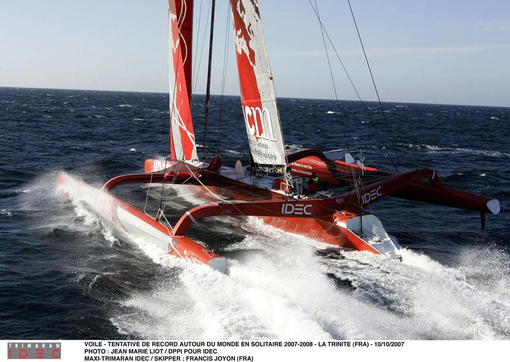 Francis Joyon, IDEC © Jean-Marie Liot / DPPI / IDEC http://www.trimaran-idec.com/