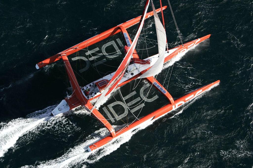 SAILING - SOLO ROUND THE WORLD RECORD ATTEMPT 2007-2008 - LA TRINITE (FRA) - 10/10/2007<br />PHOTO : JEAN MARIE LIOT / DPPI POUR IDEC <br />TRIMARAN IDEC / SKIPPER : FRANCIS JOYON (FRA) &copy; Jean-Marie Liot / DPPI / IDEC http://www.trimaran-idec.com/