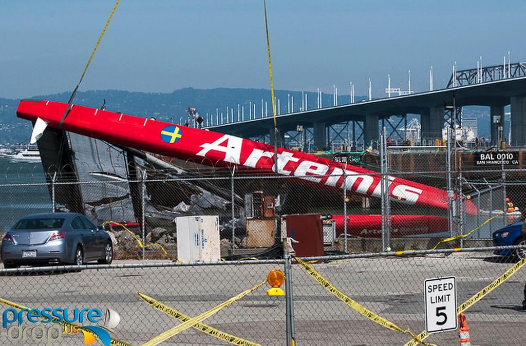 Starboard hull - Artemis Racing May 11, 2013 © Erik Simonson/ pressure-drop.us http://www.pressure-drop.us
