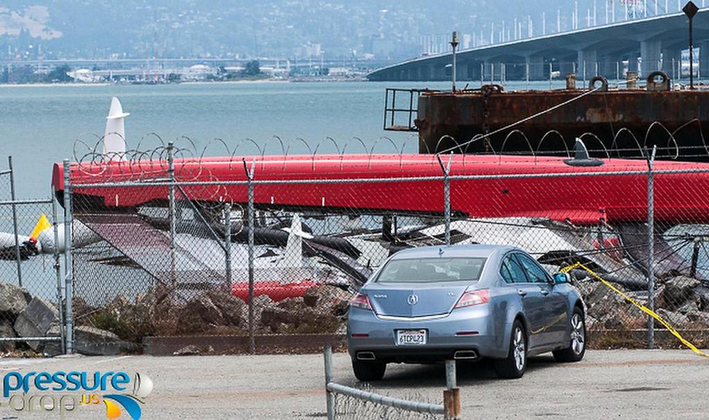 Starboard hull - Artemis Racing compound May 11, 2013 © Erik Simonson/ pressure-drop.us http://www.pressure-drop.us