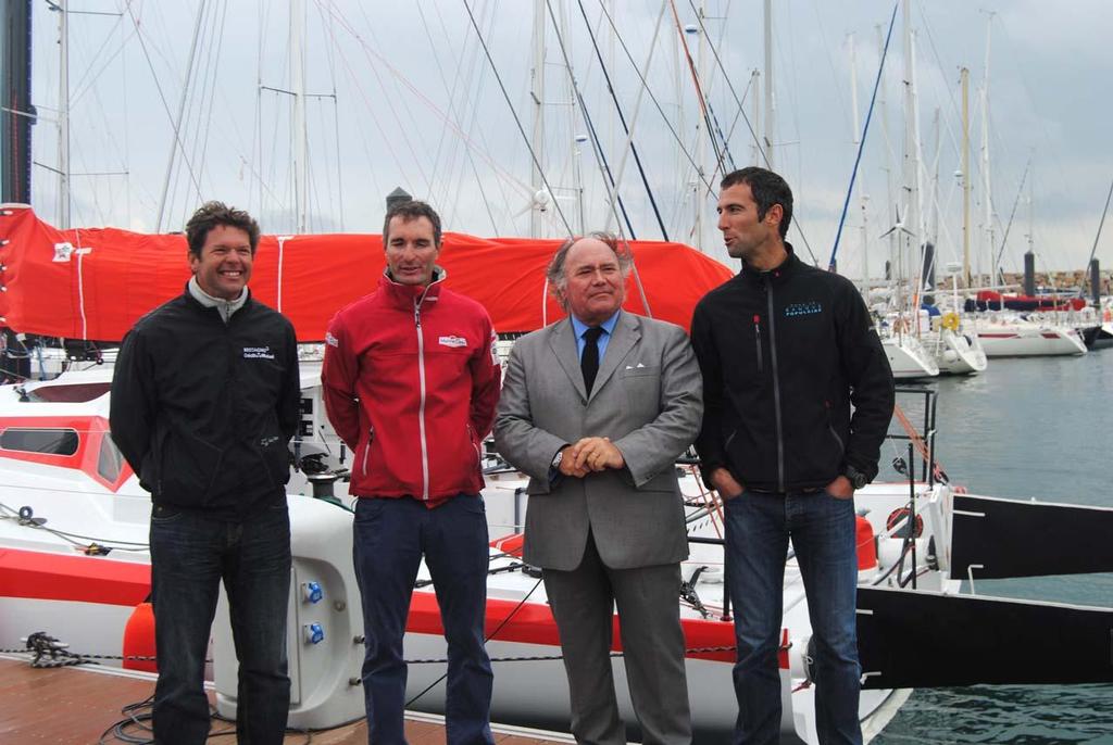 Nicolas Troussel, Jérémie Beyou et Armel Le Cléac’h ont avec Jean-Paul Chapalain, président de la CCI de Morlaix, lancé le compte à rebours de l’étape de la Solitaire du Figaro -Eric Bompard cachemire ©  DR