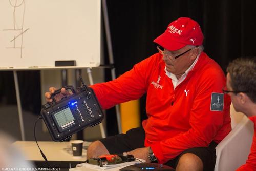 Iain Murray shows crew count device © ACEA - Photo Gilles Martin-Raget http://photo.americascup.com/