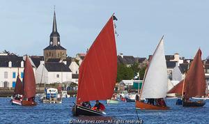 13_09848  Â©ThMartinez/Sea&Co. GOLFE DU MORBIHAN , BRITANNY - FRANCE, 9 Mai 2013.  7Ã©me Semaine du Golfe (6 /12 Mai 2013). Flotte ``Voile - Aviron `` au dÃ©part de Locmariaquer photo copyright Th Martinez.com http://www.thmartinez.com taken at  and featuring the  class