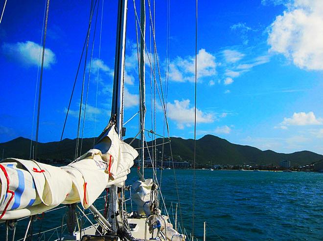 Approaching St. Maarten in the Caribbean © Captain John Jamieson http://www.skippertips.com