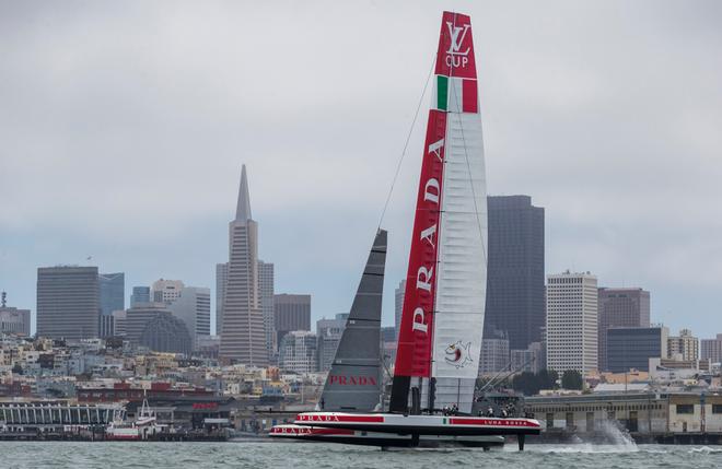 34th Americaâ€™s Cup<br />
Luna Rossa Challenge 2013 Louis Vuitton Cup<br />
 ©  Luna Rossa/Studio Borlenghi/Borlenghi-Butto