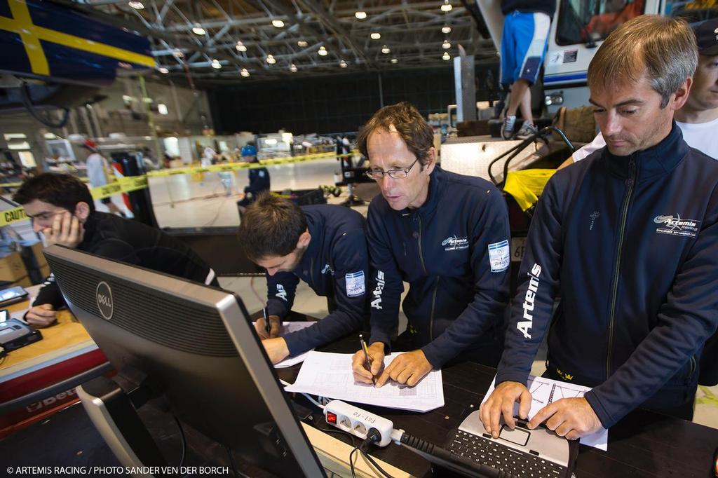 10th of July, 2013, Artemis Racing in Alameda. © Sander van der Borch / Artemis Racing http://www.sandervanderborch.com