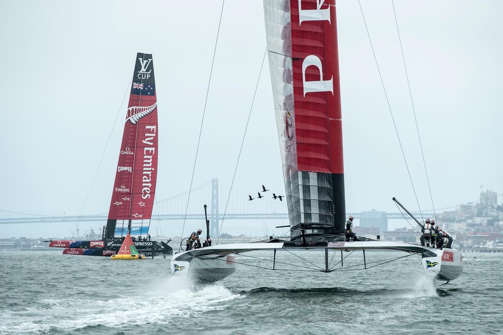 Emirates Team New Zealand AC72, NZL5 maintain their lead without a jib in their Round Robin three match against Luna Rossa. Louis Vuitton Cup 2013. 21/7/2013 © Chris Cameron/ETNZ http://www.chriscameron.co.nz