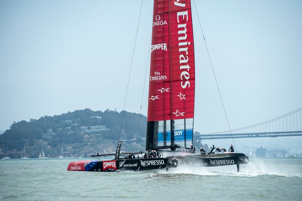 Emirates Team New Zealand AC72, NZL5 maintain their lead without a jib in their Round Robin three match against Luna Rossa. Louis Vuitton Cup 2013. 21/7/2013 © Chris Cameron/ETNZ http://www.chriscameron.co.nz