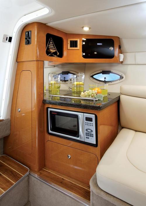 SSX 285 Galley © Chaparral Australia