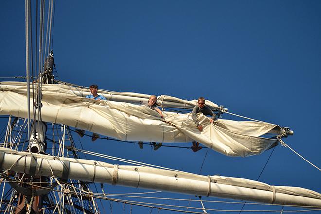 Oliver Hazard Perry Rhode Island and Ocean Classroom have partnered to offer a High School Semester-at-Sea program over Winter/Spring 2016. © Ocean Classroom