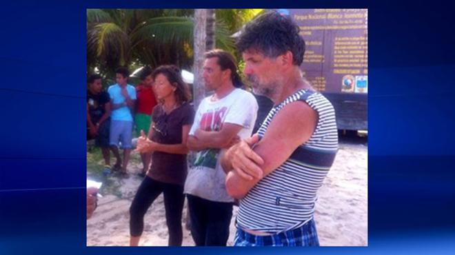 Loretta, Andy and Captain Dave address local officials after being rescued from the jungles of Honduras © Ciro Vladimir Navarro Umaña