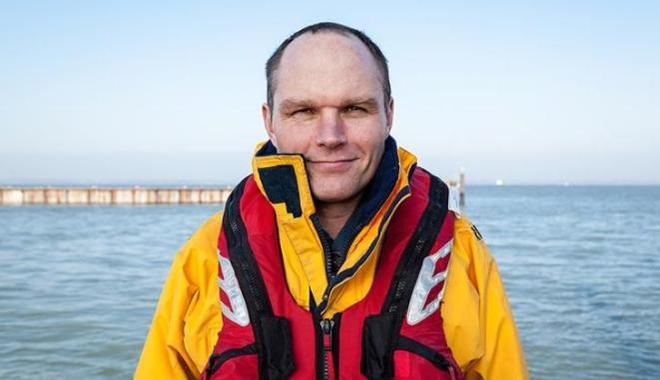 'If they slipped, they would face a 20m drop, slamming into the metal below' - Crew Member and Tree Surgeon Wayne Isaacson ©  Nathan Williams / RNLI http://rnli.org/