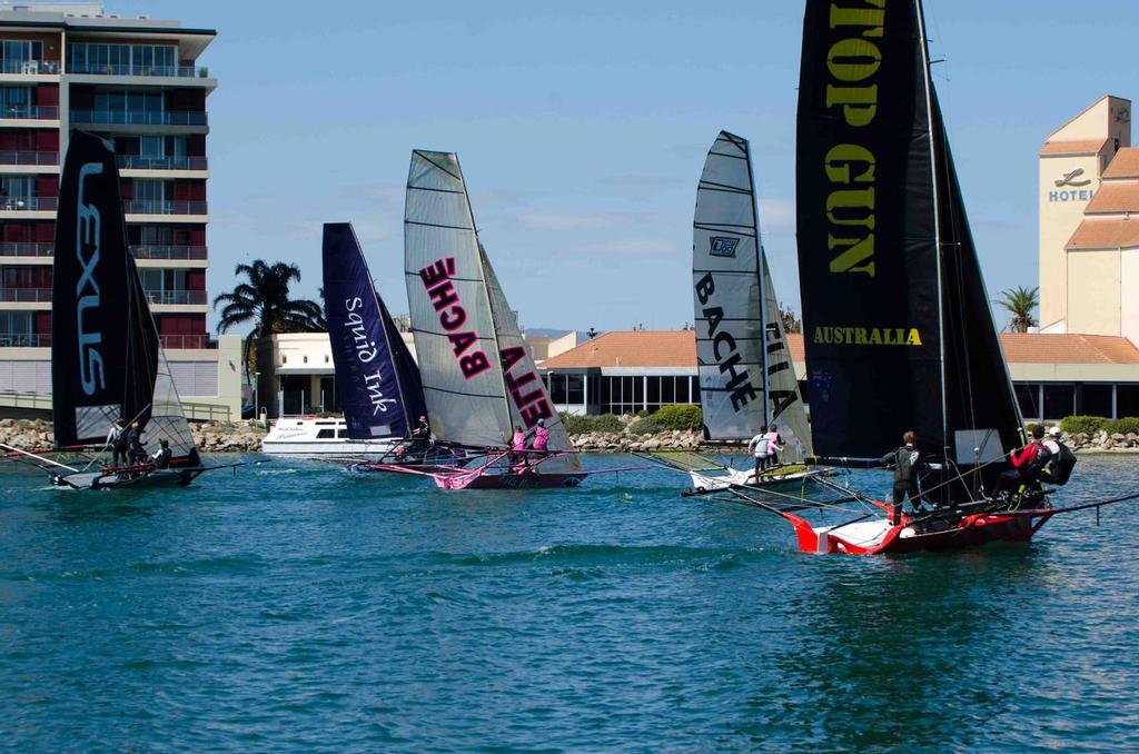 The Lakes Resort Hotel Skiff Sprint Series © Brian Outram