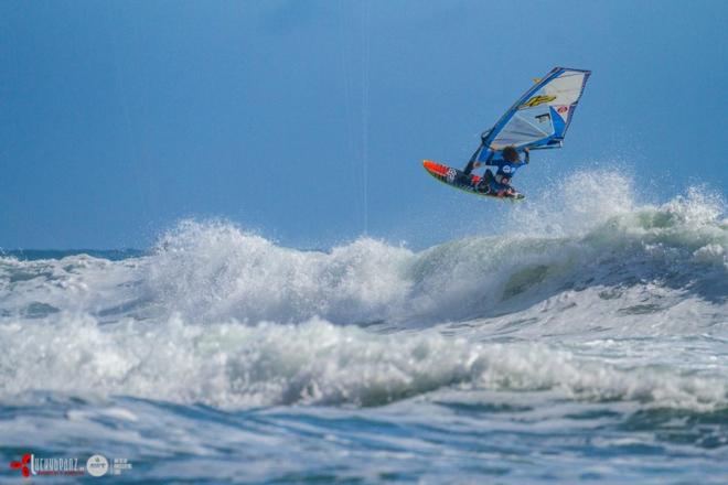 Jake aerial - 2015 Santa Cruz Windsurfing Festival © American Windsurfing Tour