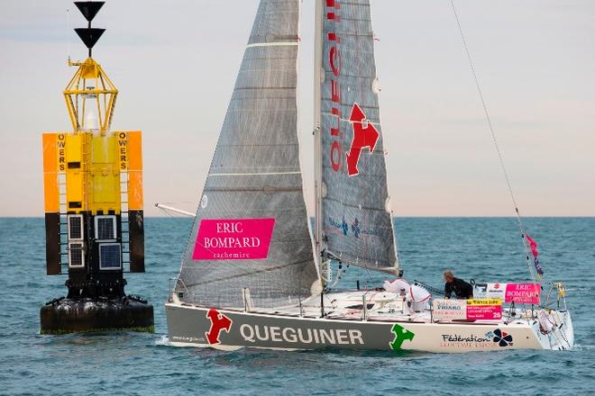 Les Figaros Beneteau au passage de la bouee Owers lors de la 4eme etape - 2015 Solitaire du Figaro – Eric Bompard Cachemire © Alexis Courcoux