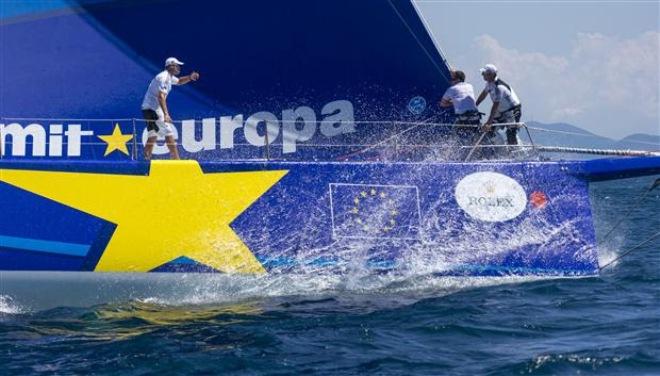 Teamwork at the bow of ESIMIT EUROPA 2, SLO - 2015 Giraglia Rolex Cup ©  Rolex / Carlo Borlenghi http://www.carloborlenghi.net