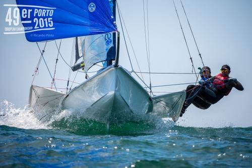  © Ricardo Pinto http://www.americascup.com