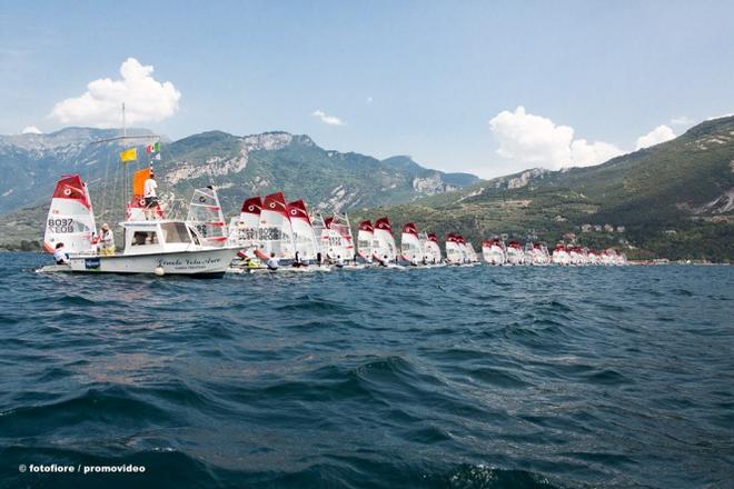 Fleet in action at Circolo Vela Arco - 2015 Europeans O’pen Bic © Fotofiore promovideo