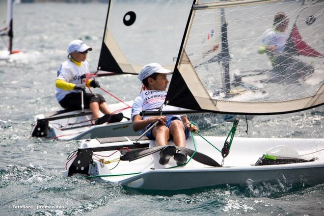 Fleet in action at Circolo Vela Arco - 2015 Europeans O’pen Bic © Fotofiore promovideo