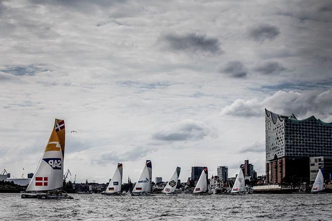 2015 Extreme Sailing Series in Hamburg &copy; Jesús Renedo Photography