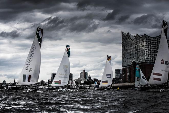 2015 Extreme Sailing Series in Hamburg &copy; Jesús Renedo Photography