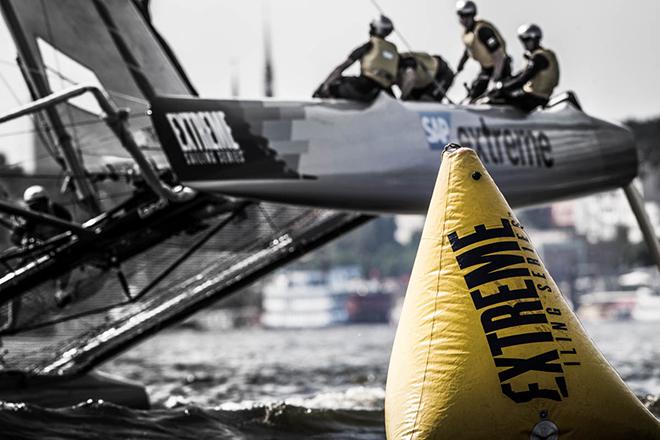 2015 Extreme Sailing Series in Hamburg &copy; Jesús Renedo Photography