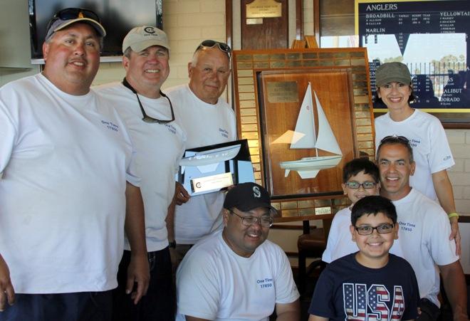 Winning Team. (L-R) Chris Lopez, Pat Graham, Art Melendres, (kneeling) James Yano, Scott Melendres, and (standing on right) Monica Oviedo - 2015 Cal 25 National Championship © Rick Roberts 