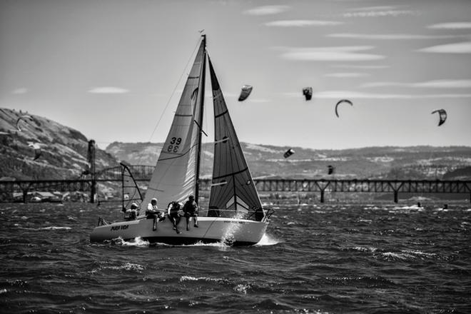 Moore fun in the Gorge - 2015 Moore 24 Roadmasters Series © Lee Whitehead