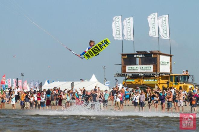 Day 3 - 2015 Pringles Kitesurf World Cup © Andre Magarao