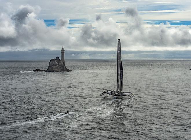 Spindrift 2 rounding the Fastnet Rock  ©  Kurt Arrigo http://www.loropianasuperyachtregatta.com