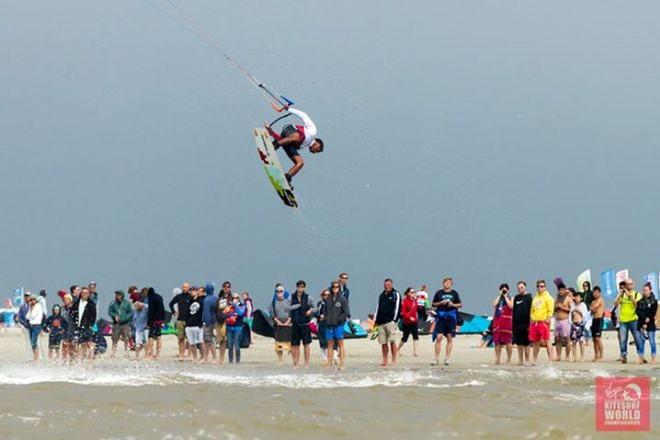 Day 4 - 2015 Pringles Kitesurf World Cup © Andre Magarao