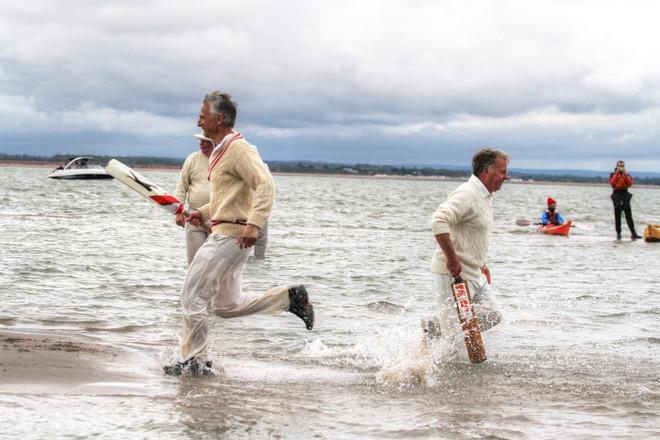 Bramble Bank cricket match © Ingrid Abery http://www.ingridabery.com