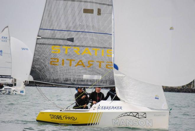 2015 E5.9 Traveler Series Champions - Icebreaker © Sara Tucker