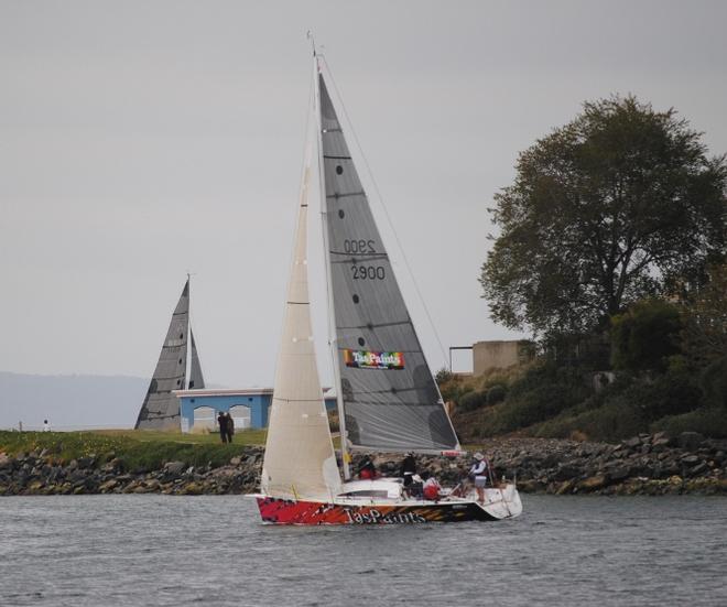 Ian Stewart's Tas Paints tacks out of Long Beach, Sandy Bay - 2015-16 Combined Clubs Long Race Series ©  Peter Campbell