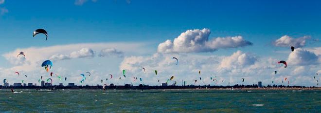 Hayling Island - Virgin Kitesurfing Armada © Carol Stephenson Linda Spicer