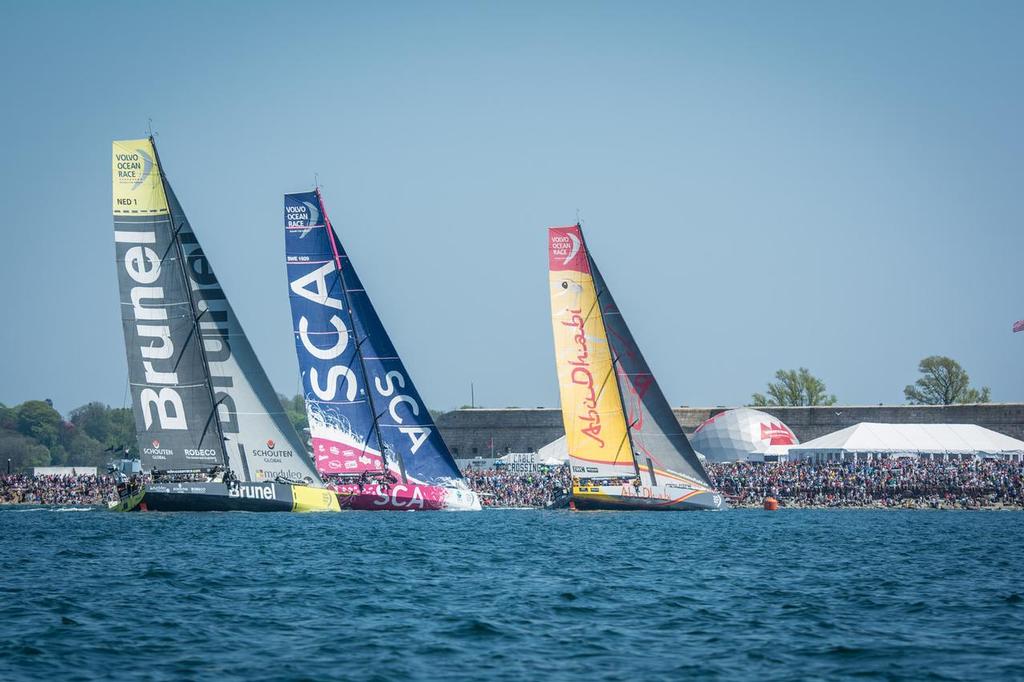 May 17, 2015. Leg 7 Start in Newport; Crowds gather to watch the teams race in port before heading out towards Lisbon. ©  Marc Bow / Volvo Ocean Race