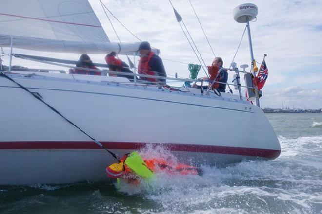 What happened with the standard, 1.8m-long tether © Practical Boat Owner