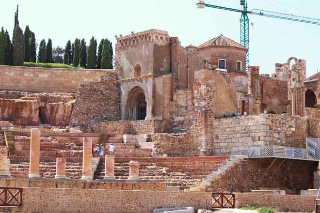 Ruins in Cartagena © Annika Fredriksson / Ocean Crusaders