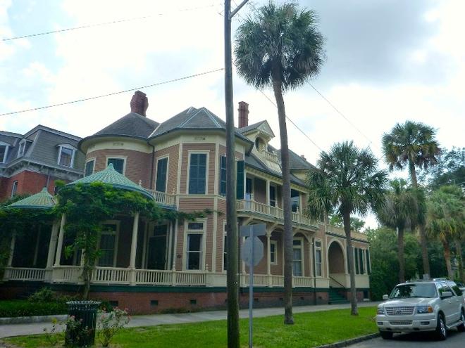 Charleston © SV Taipan